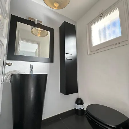 Eden Roc Av-22 *