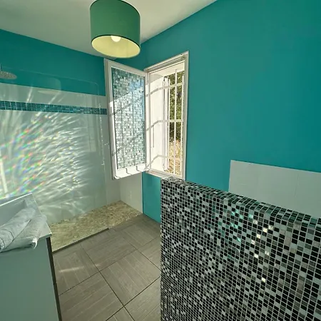 Eden Roc Av-22 Holiday home *