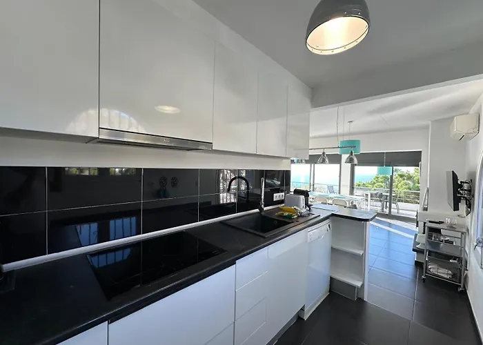 Eden Roc Av-22 로지즈