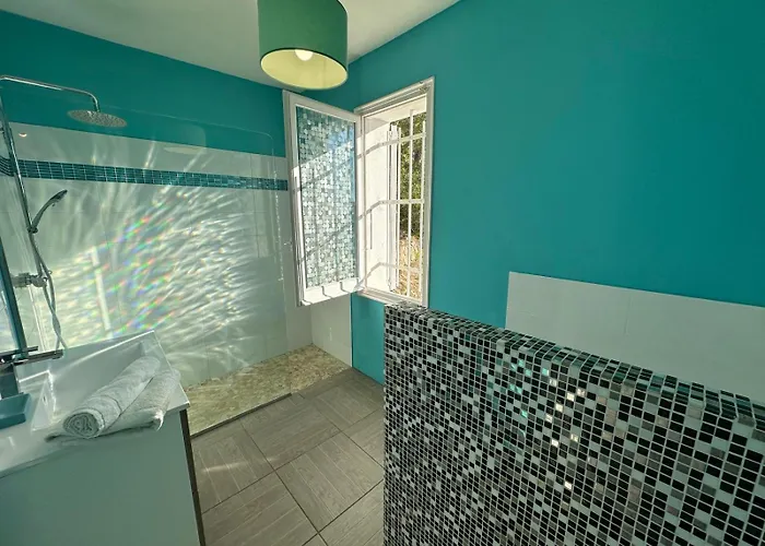 Eden Roc Av-22 펜션 *